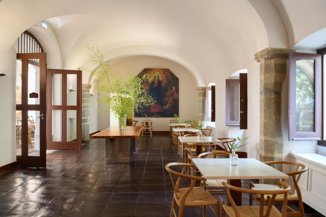 Convento Do Espinheiro, Historic Hotel & Spa ايفورا المظهر الخارجي الصورة The interior of the restaurant